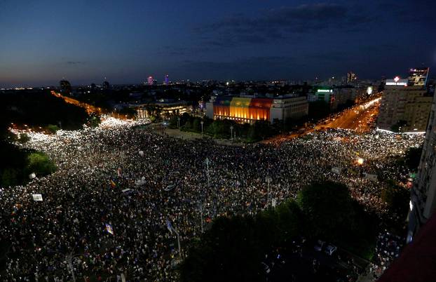 Thousands of Romanians joined an anti-government rally in the capital Bucharest