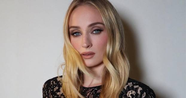 FOTO Od uplašene Sanse Stark do zgodne Lare Croft: Evo kako se mijenjala Sophie Turner...