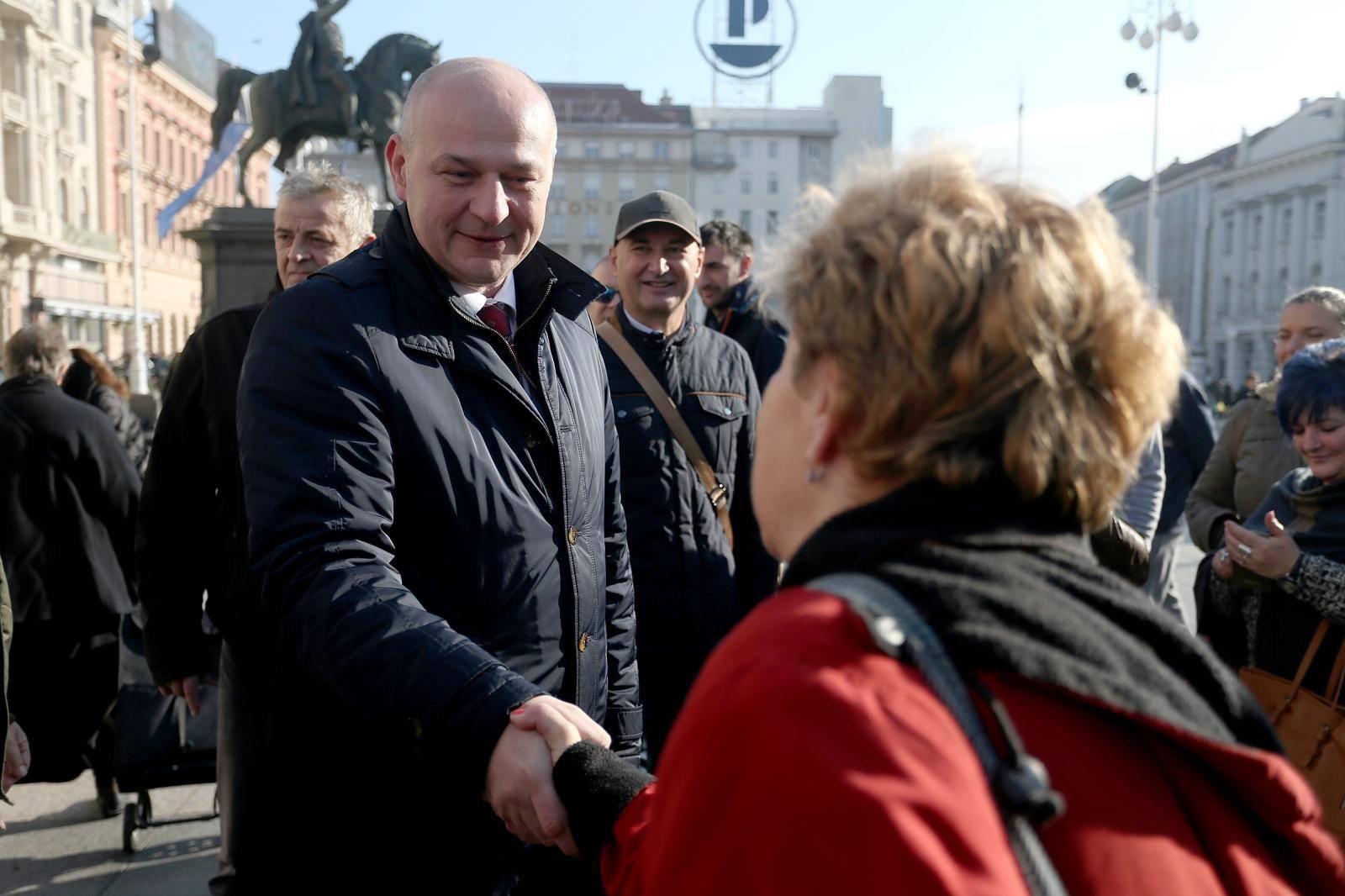 Zagreb: Predsjednički kandidat Mislav Kolakušić dobio podršku Živog zida