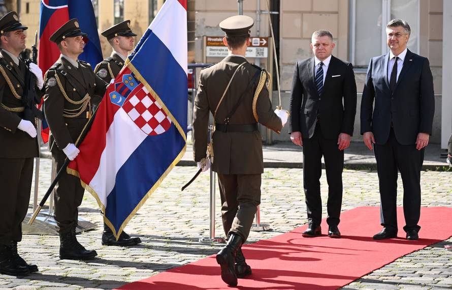 Zagreb: Predsjednik Vlade Andrej Plenković primio je predsjednika Vlade Slovačke Republike Roberta Fica