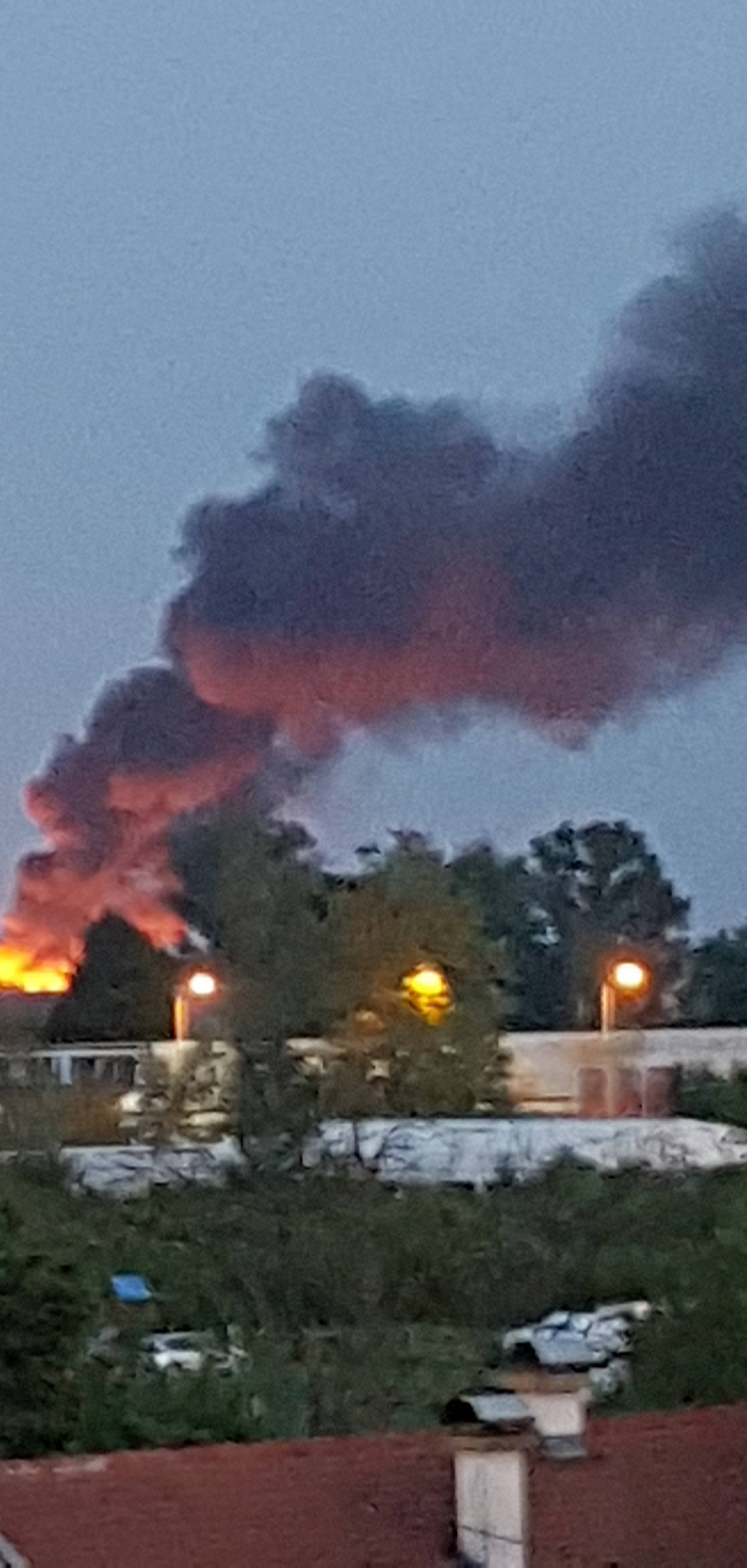 144 vatrogasca borilo se s požarom: 'Gori planina smeća'