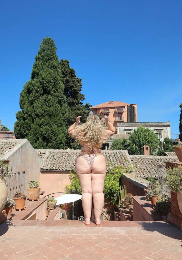 FOTO Plus-size manekenka voli pozirati u donjem rublju: 'Često dobivam bračne ponude'