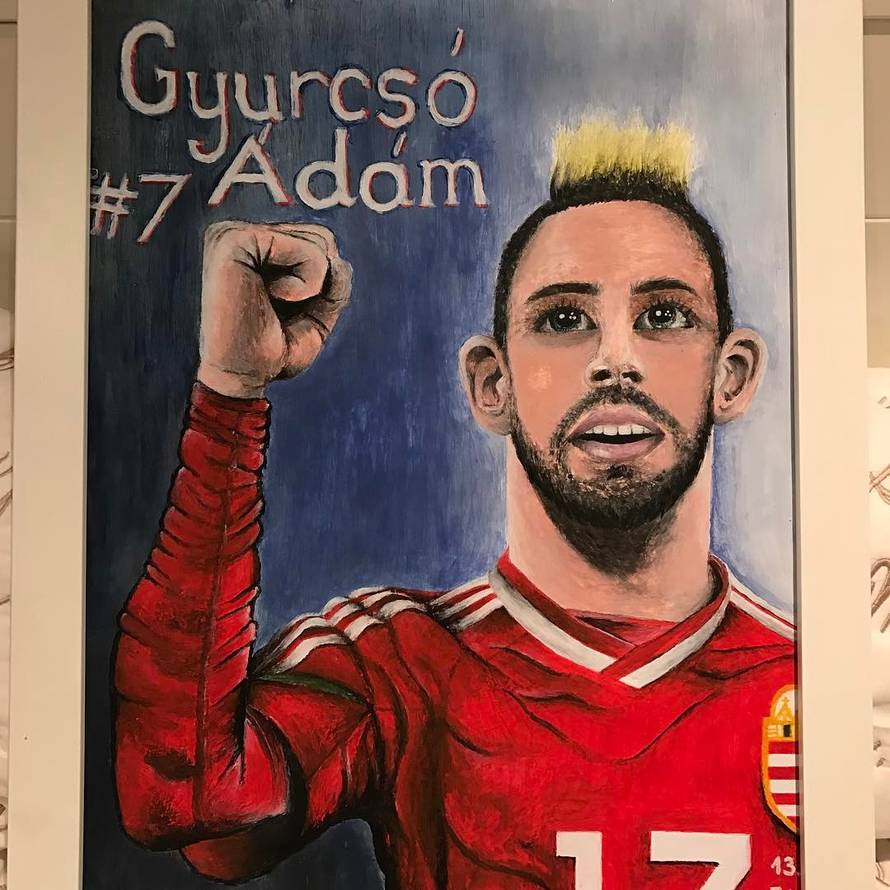 Hajdukov igrač čeka bebu: Cura fotkom u bikiniju objavila vijest