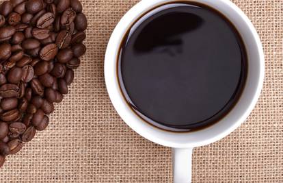Kava pozitivno utječe na rad, ali  ipak će zakinuti kreativnost
