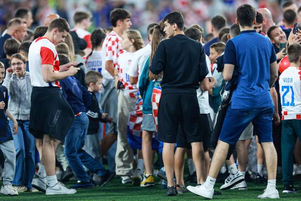 Osijek: Slavlje Hrvatske na stadionu nakon pobjede nad Češkom rezultatom 5:1