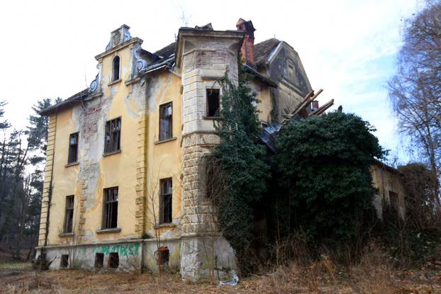 Ruševni dvorac Inkey u srcu Podravine postaje wellness centar i vinarija