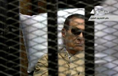Mubarak pretrpio moždani i srčani udar, klinički je mrtav?
