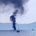 Užasna snimka: Jedrilica kraj Splita se zapalila, svi spašeni