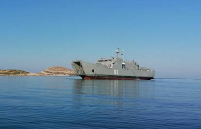 FOTO Ovo je nasukani ratni brod na Kornatima: 'Svakog dana tu zapnu po dvije, tri jedrilice...'