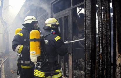 Berlin: Po pljusku buknuo požar na aerodromu Tegel 