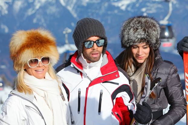 ARHIVA - 2014. Nassfeld: Severina, Marko Grubni? i Maja Šuput uživaju na skijaškim stazama