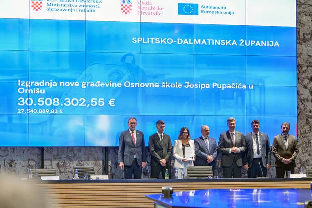 Zagreb: Premijer Plenkovi&cacute; na dodjeli ugovora za jednosmjensku i cjelodnevnu &scaron;kolu