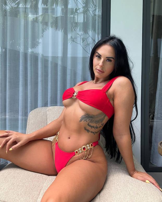 Model who went viral for strict dating requirements now wants suitors to earn minimum Ł150,000 and REFUSES to back down on ‘big sized’ penis demand