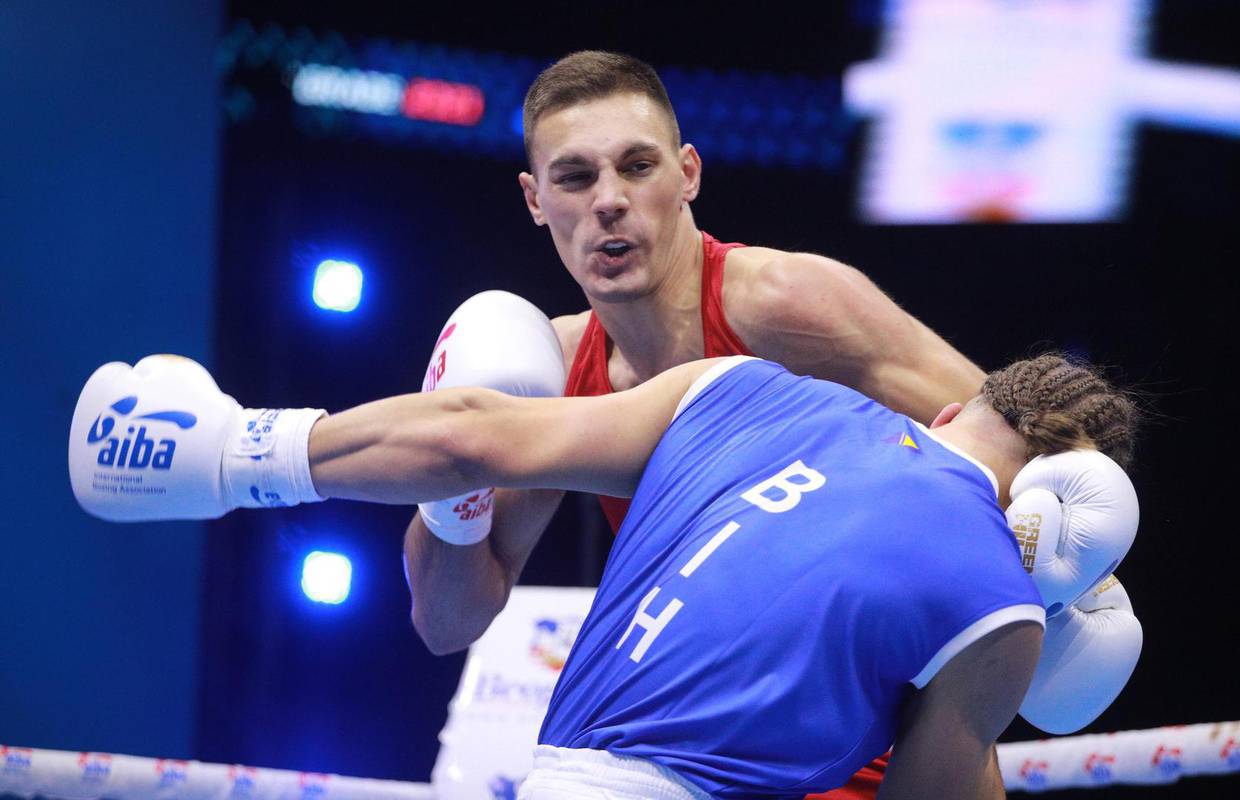 Gabrijel Veočić (20) ušao je u četvrtfinale boksačkog SP-a