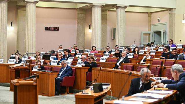 Sabor raspravlja o SDP-ovu prijedlogu da se raspusti i raspišu novi izbori