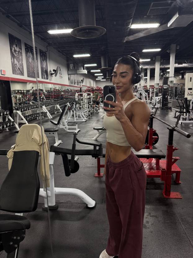 FOTO Ovo je najbolja svjetska bodibilderica. Pogledajte kako je izgledala prije transformacije