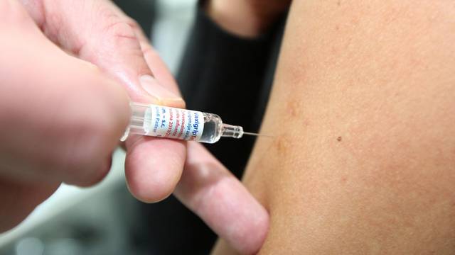 Cjepivo protiv korone testiraju na ljudima, stiže u listopadu?