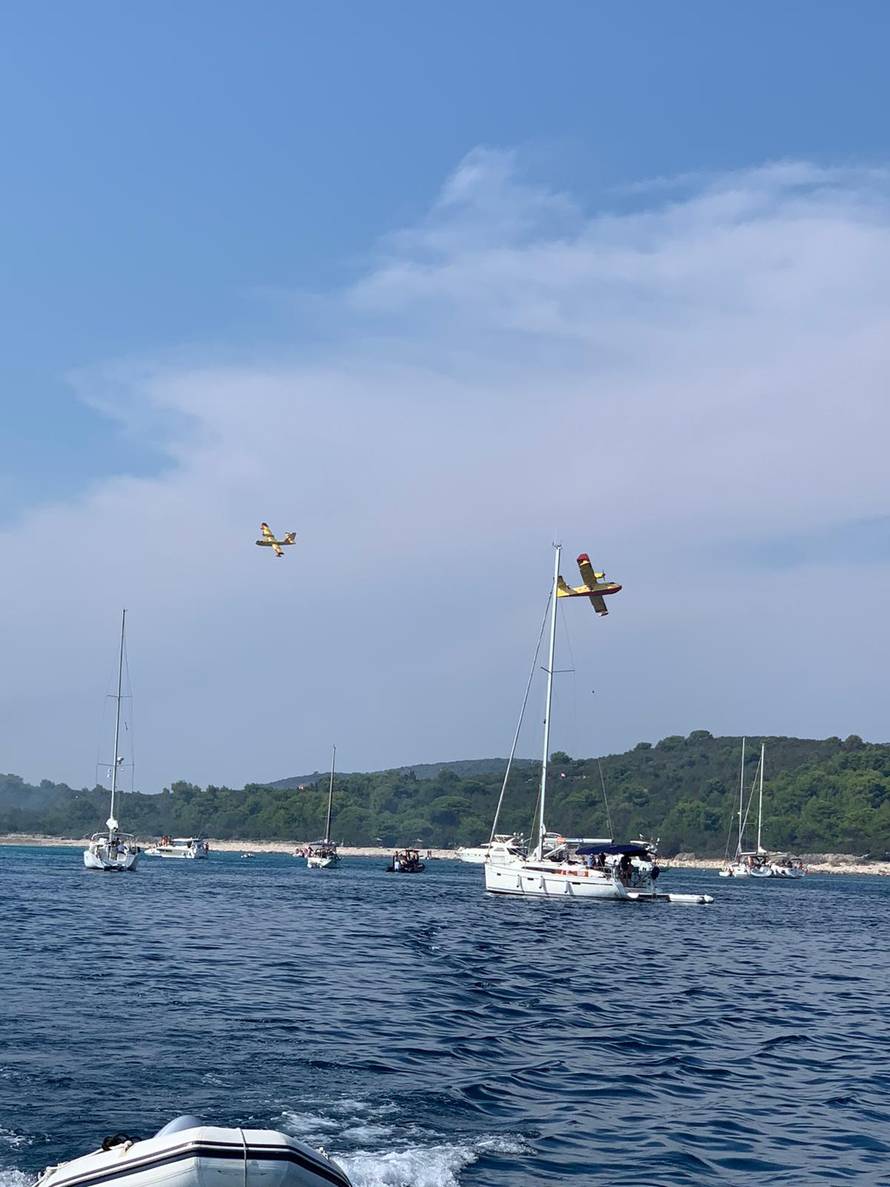 Požar kod Zadra, gori i na plaži Sakarun: 'Došao je blizu kuća!'