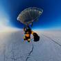 Russians parachute from stratosphere to North Pole