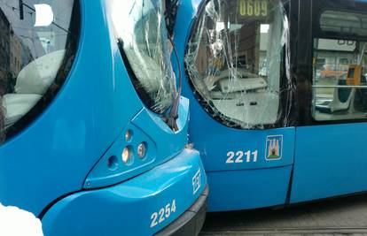 Sudarila su se dva tramvaja u Zagrebu, pozlilo je vozačici?