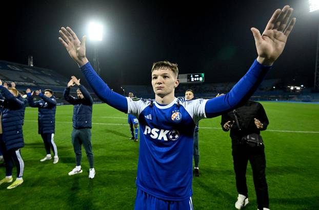 Zagreb: Slavlje igrača Dinama nakon 2:0 pobjede u prvom susuretu 1/8 finala UEFA Konferencijske lige protiv PAOK-a