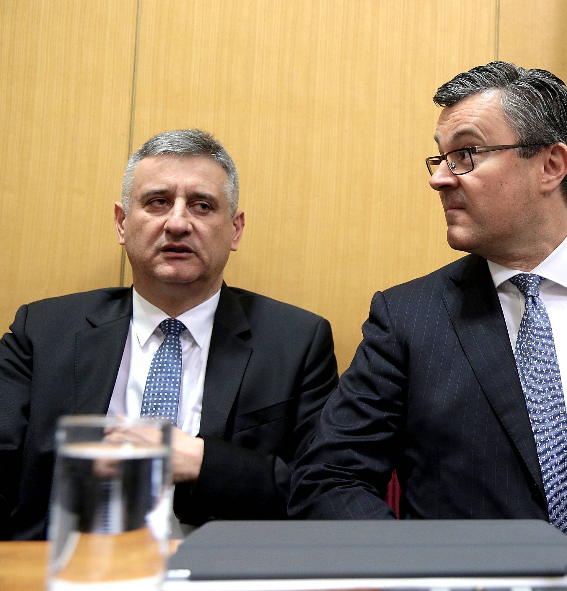 HDZ je u šest točaka objasnio zašto traži opoziv Oreškovića