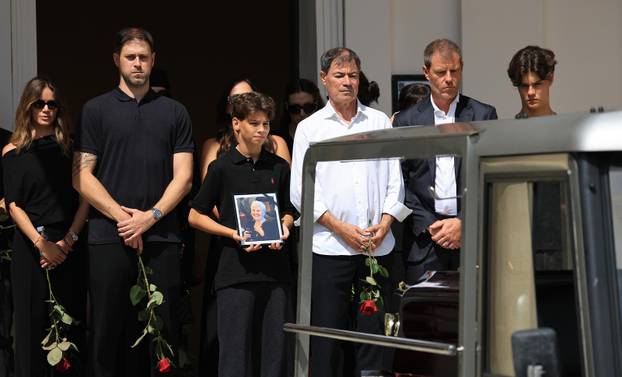 Zagreb: Posljednji ispraćaj Luce Mamić, majke Stojana, Zdravka i Zorana Mamića