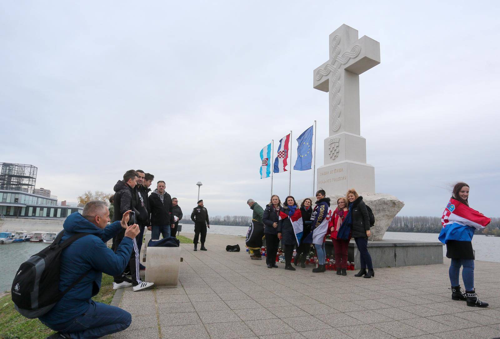 Vukovar: Okupljanje građana kako bi obilježili Dan sjećanja na žrtvu Vukovara