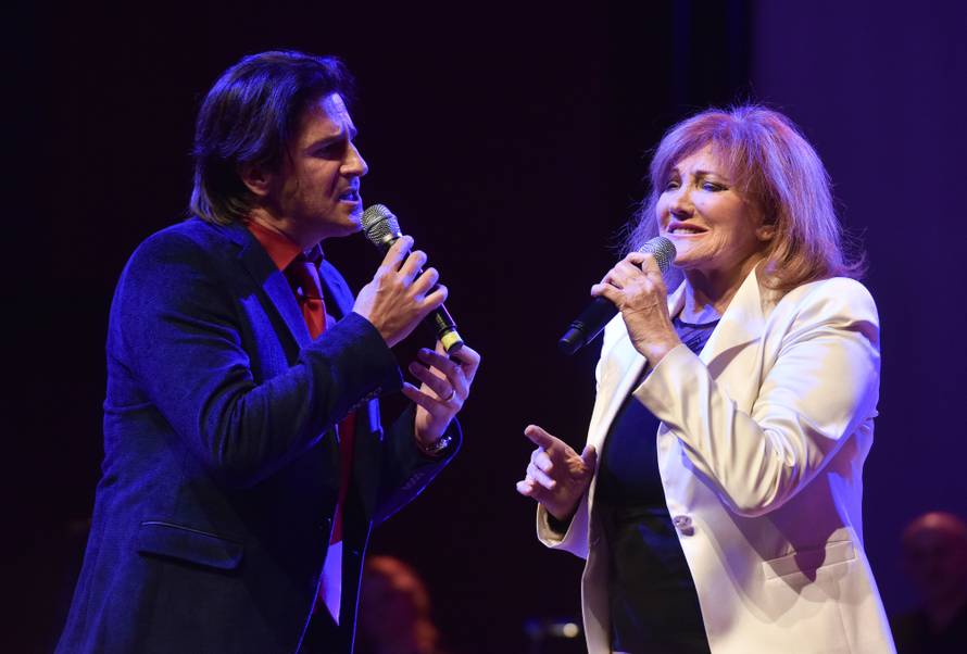 Hiljade pahulja bijelih:  Koncert u čast  velikog Kemala Montena