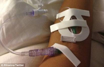 Prijatelji zabrinuti za pjevačicu: Rihanna opet završila u bolnici