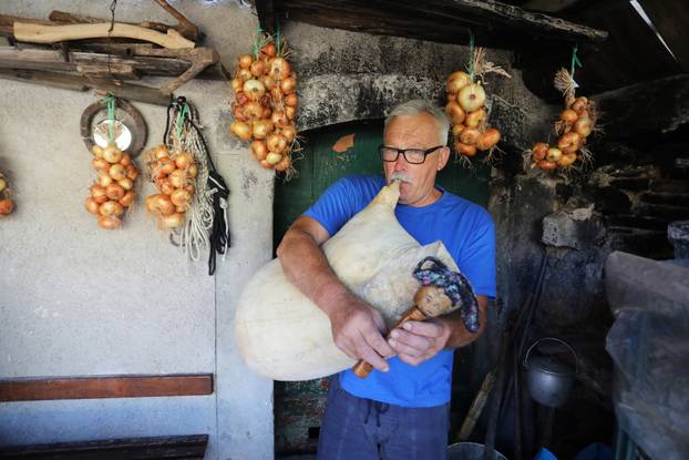 Lubenice, mjesto na Cresu s dva stanovnika