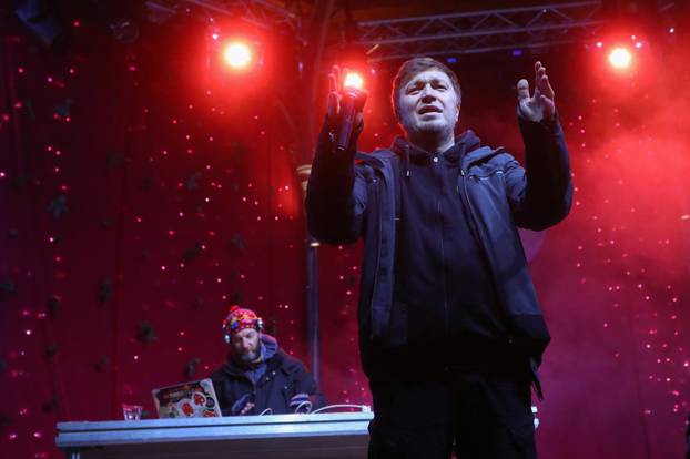 Karlovac: Nastup Ede Maajke na adventu