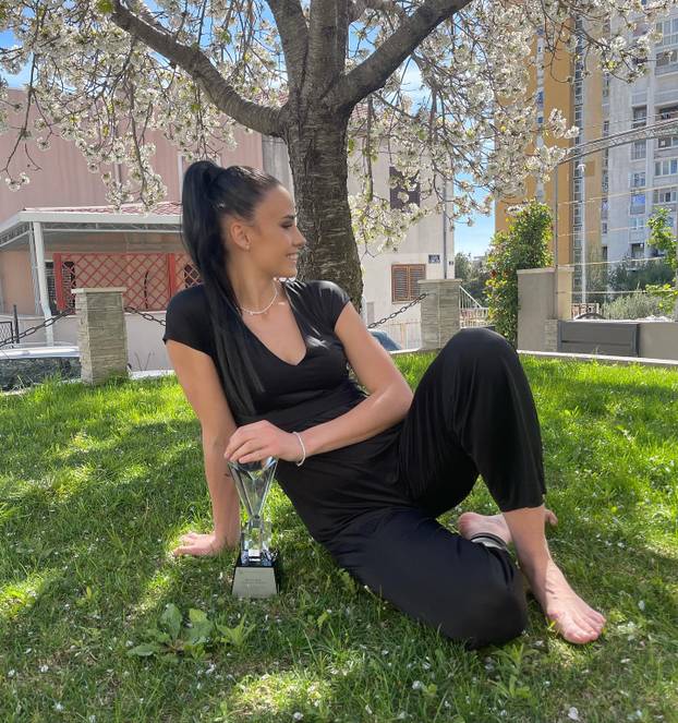 FOTO Zlatna hrvatska olimpijka zablistala u vojničkoj uniformi