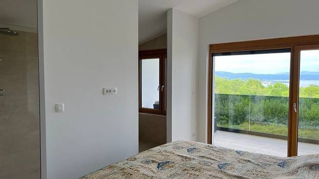 FOTO Vila iznad Malinske ima bazen i predivan pogled na more - Evo koliko bi vas koštala