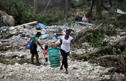 Humanitarci organizirali orgije na potresom razorenom Haitiju