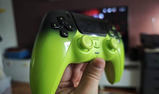Taman za Cyberpunk: Testirali smo blje&scaron;tavi Remix Green kontroler iz Hyperpop linije