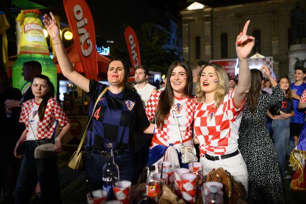 Zagreb: Navijači na Cvjetnom trgu 