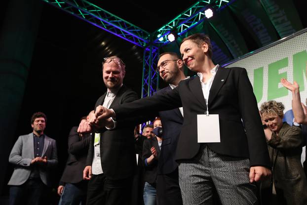 Atmosfera u stožeru Tomislava Tomaševića nakon neslužbenih rezultata lokalnih izbora