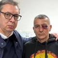 PROCURILA SNIMKA Policajca je ispred RTS-a udario kolega?!  Vučić se slikao s njim i dramio