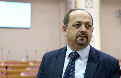 Lovrinović se  predomislio pa podržao 'vatrogasni' proračun
