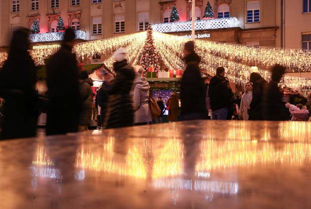 Zagreb: Zagrebački Advent na Trgu bana Jelačića