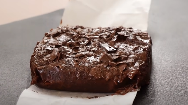 Najlakši recepti - fini čokoladni brownie gotov je već za minutu