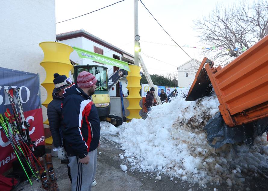 Skijaški spektakl uz more: Iška kraljica privukla je stotine ljudi