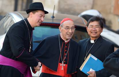 Vatikan: Lažni biskup htio se ušuljati na sastanak kardinala