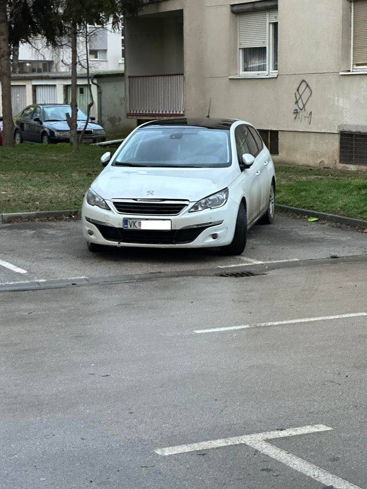 Što reći... koju posluku porati? Pogledajte bisera iz Zagreba i kako je parkirao svoj BMW...