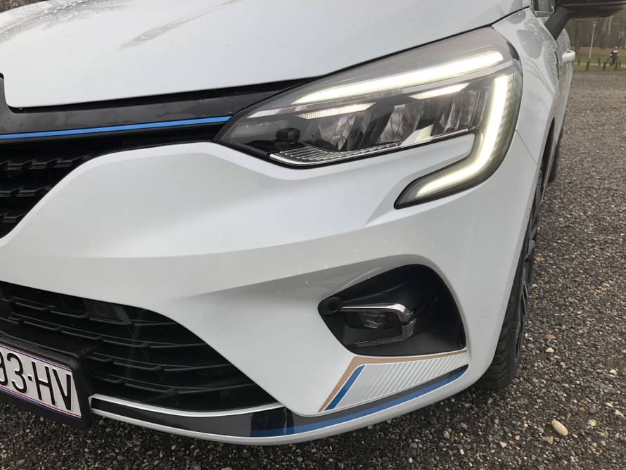 Hibridni Clio je drugačiji od konkurenata, ali i vrlo štedljiv