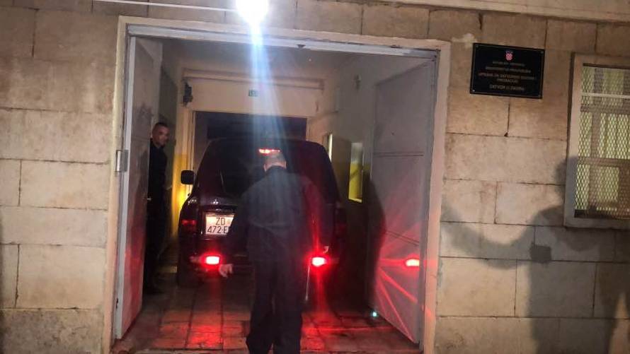 Idu u istražni zatvor: Priveli su osumnjičene za silovanje curice