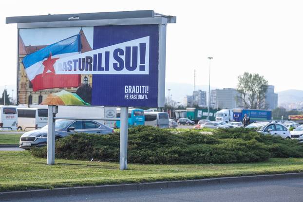 Zagreb: Predizborni plakat na Avenija Većeslava Holjevca