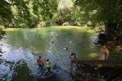 Duga Resa: Autokamp Slapić popunjen je stranim i domaćim turistima