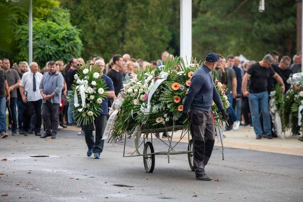 Osijek: Posljednji ispraćaj tragično ubijene Mihaele Berak